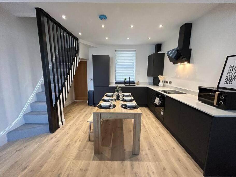 Вилла Caernarfon Modern Townhouse Snowdonia Экстерьер фото