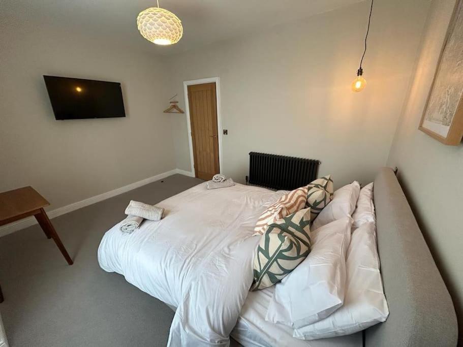 Вилла Caernarfon Modern Townhouse Snowdonia Экстерьер фото